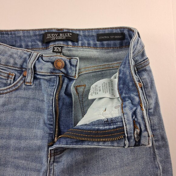 Judy Blue Control Top Skinny Jeans Women's Size 3/26 Light Wash Distressed - Picture 6 of 8